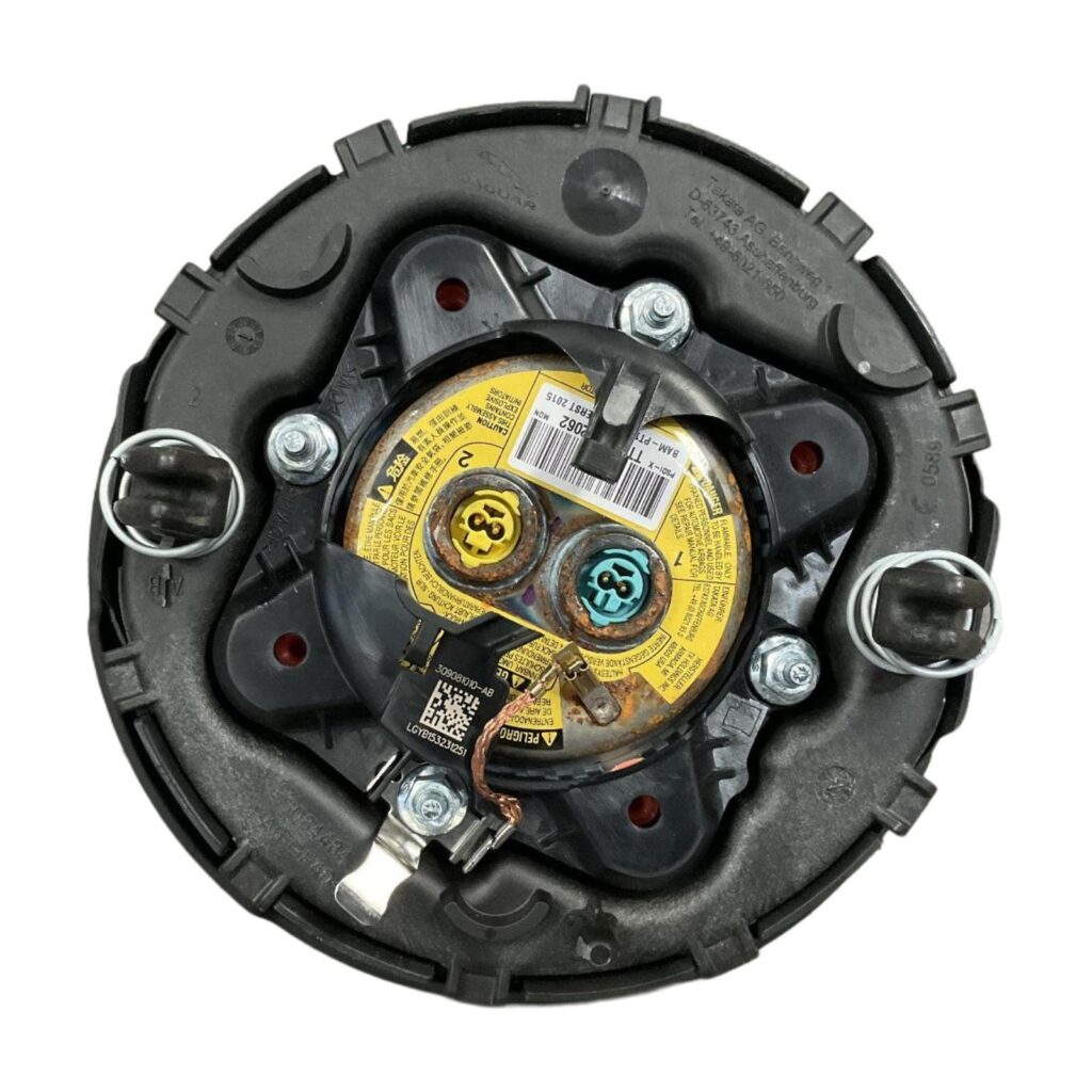 2016-Jaguar-XF-Air-Bag-driver-wheel.jpg